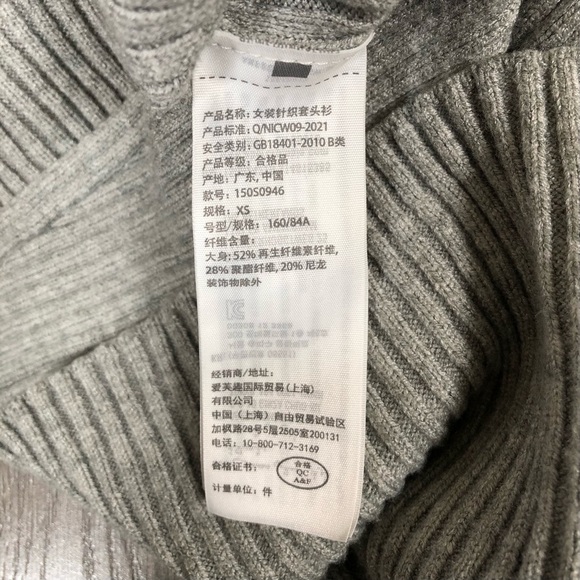 Abercrombie & Fitch Women’s V-Neck Rib Sweater Size XS - Picture 4 of 4